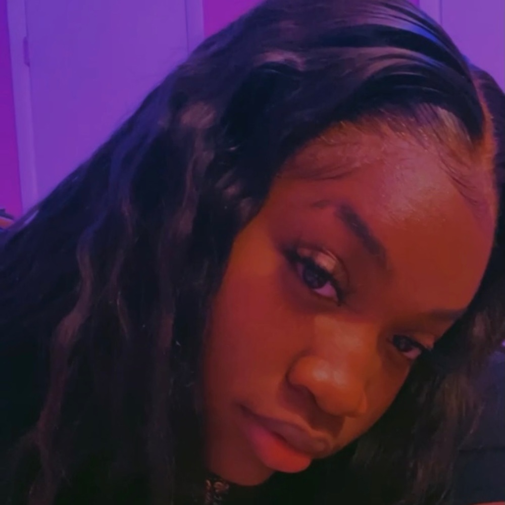 Meet your Posher, Ebony